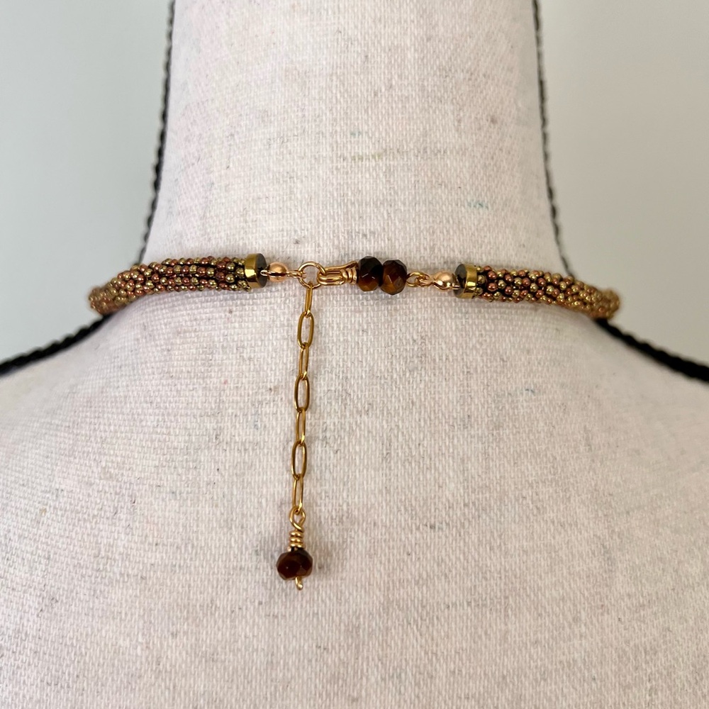 Vintage Style Teardrop Shell Pearl Statement Necklace - Picture 2 of 5